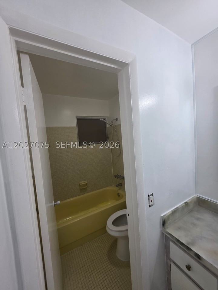 1175 Normandy Dr #3B - Photo 7 of 12