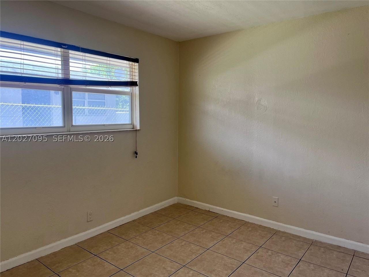 109 Nw 14th Way #3 - Photo 5 of 7