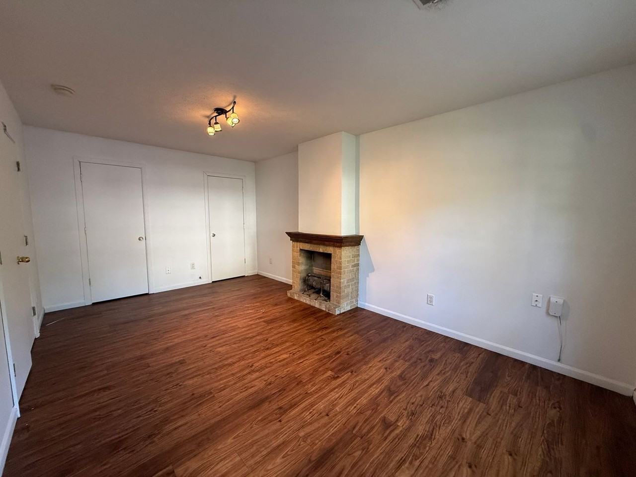 1439 S Pickwick Ave - Photo 3 of 10