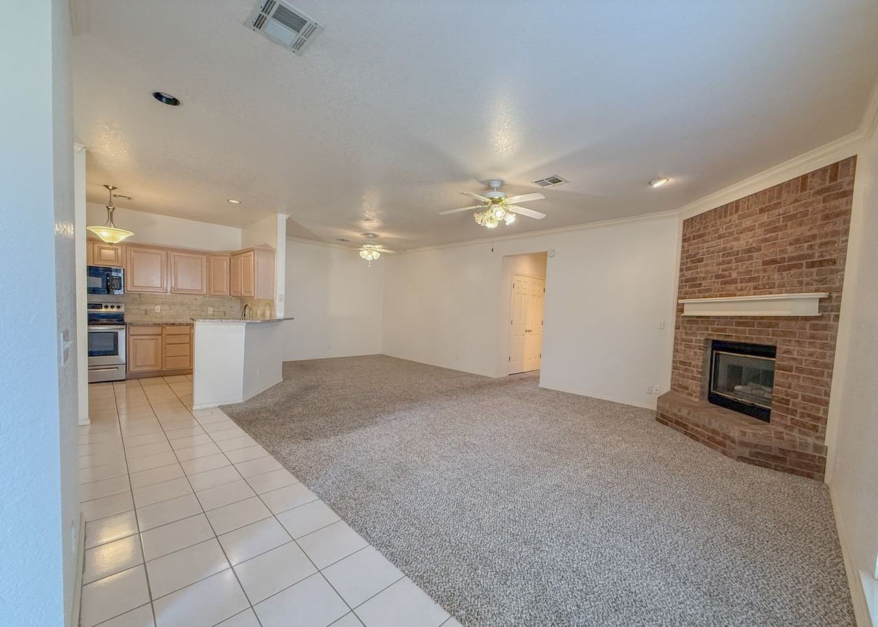 1928 Nw 157th St - Photo 3 of 31