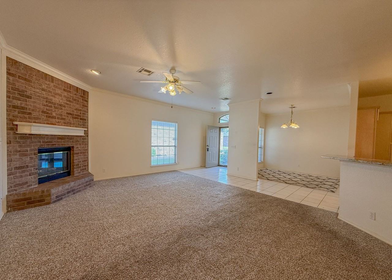 1928 Nw 157th St - Photo 4 of 31