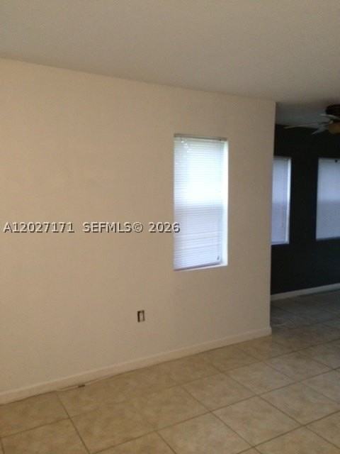 1702 N 28th Ave #1 - Photo 3 of 12
