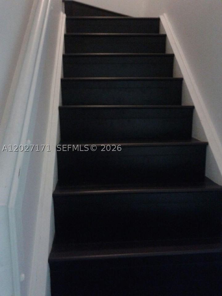 1702 N 28th Ave #1 - Photo 5 of 12