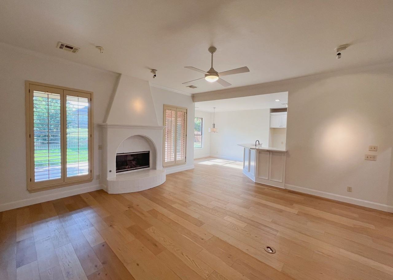 3124 Viewmont Ct - Photo 4 of 37