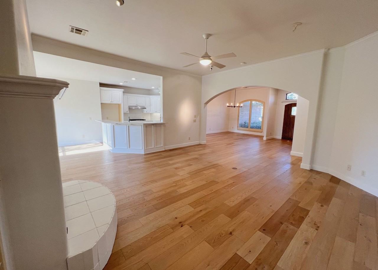 3124 Viewmont Ct - Photo 5 of 37