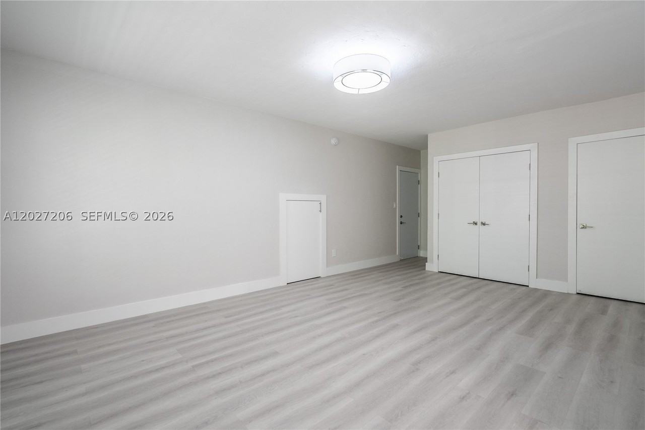 2418 Flamingo Dr #7 - Photo 5 of 14