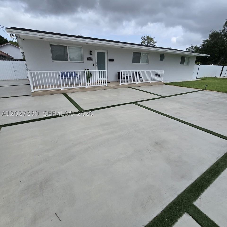 10245 Sw 68th St #10245 - Photo 2 of 12