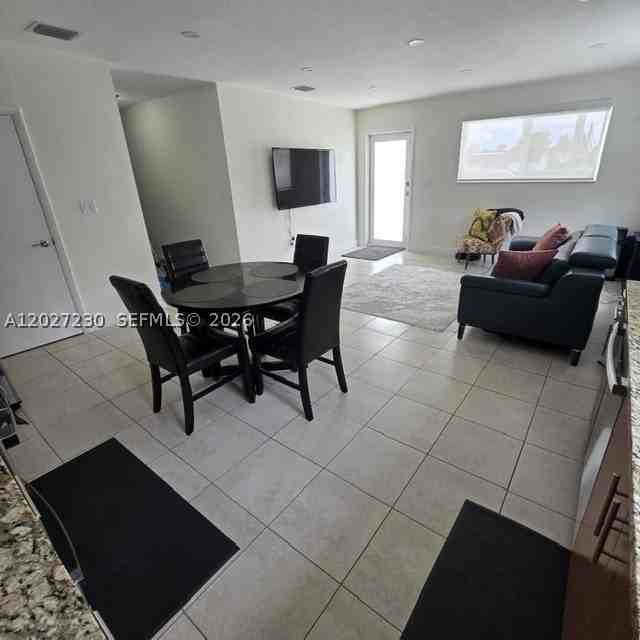 10245 Sw 68th St #10245 - Photo 4 of 12