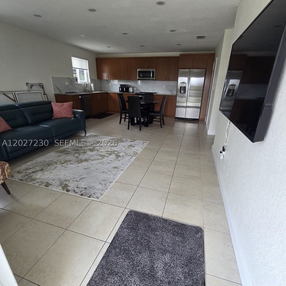 10245 Sw 68th St #10245 - Photo 5 of 12