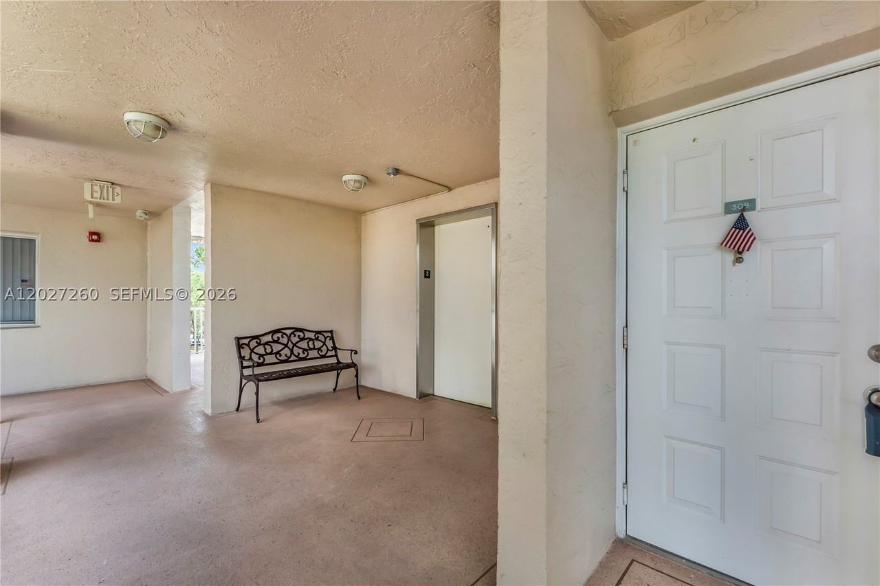 9511 Weldon Cir #G308 - Photo 4 of 41