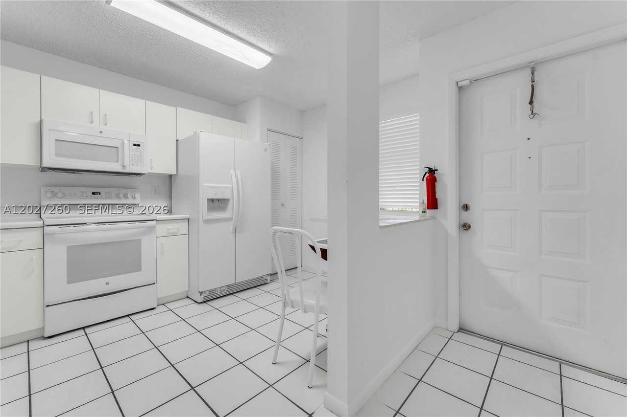 9511 Weldon Cir #G308 - Photo 5 of 41