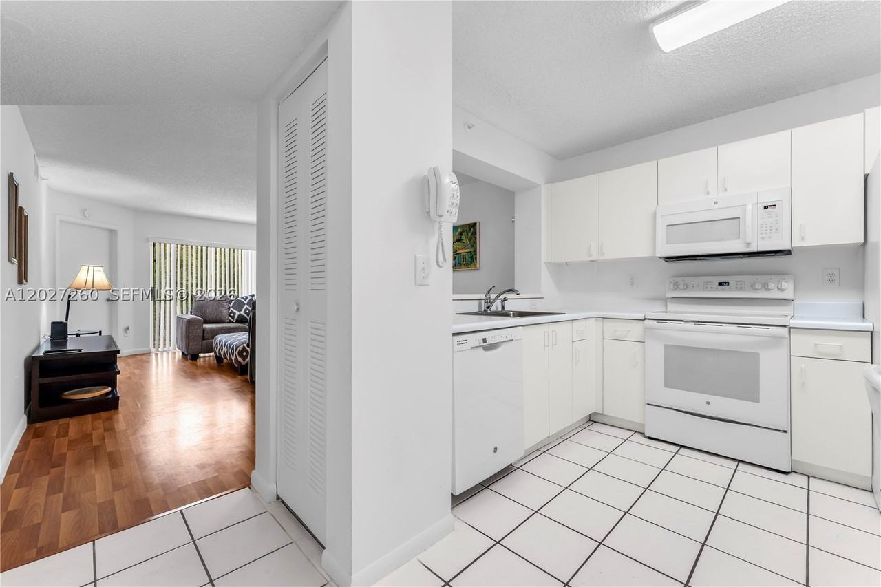 9511 Weldon Cir #G308 - Photo 6 of 41