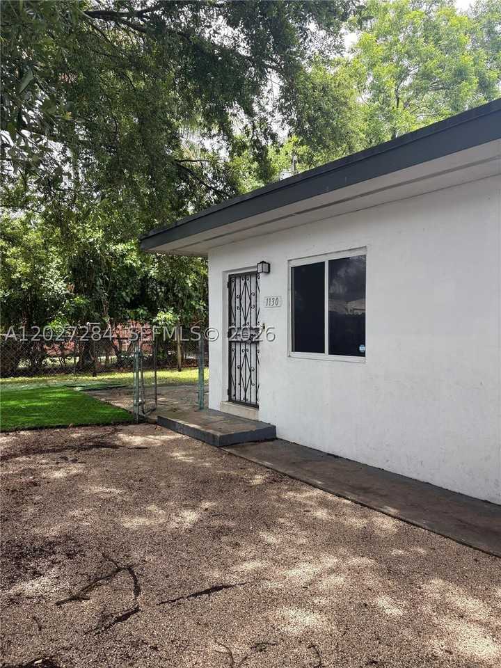 1130 Nw 76th St #1130 - Photo 3 of 33