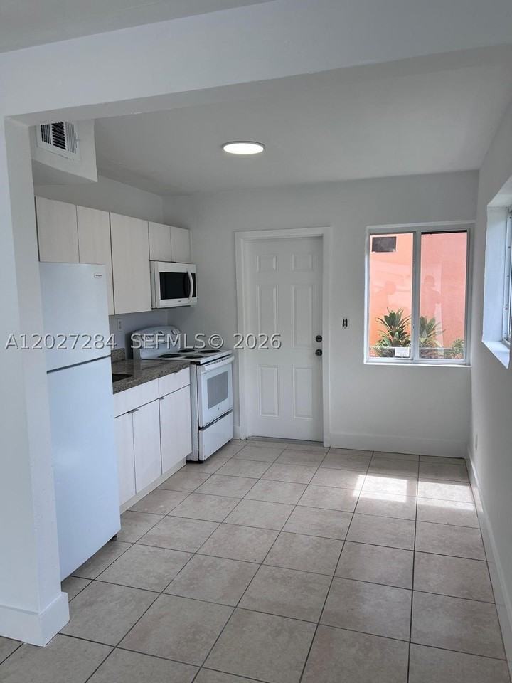 1130 Nw 76th St #1130 - Photo 7 of 33