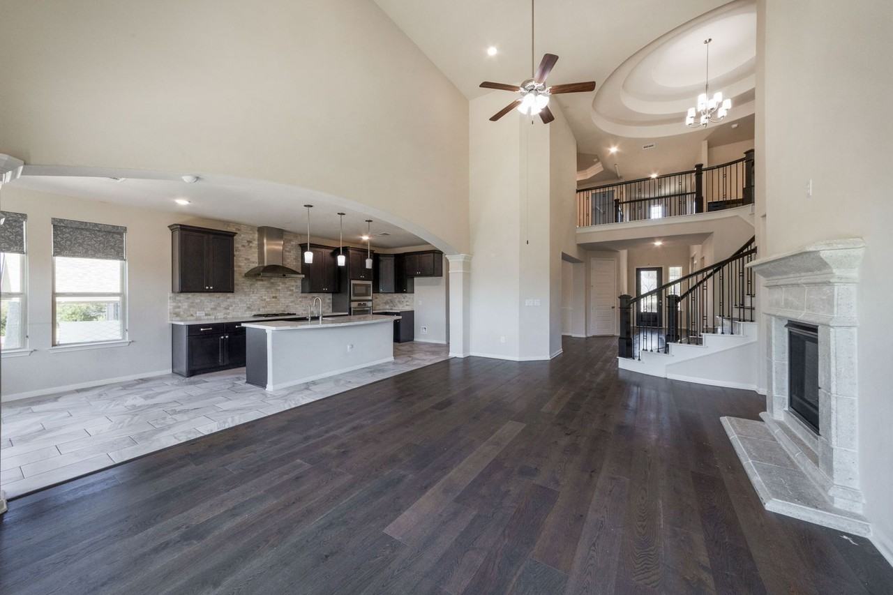 5104 Alonso Dr - Photo 4 of 34