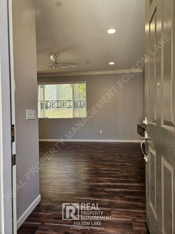 104 Rodin Ln - Photo 4 of 28