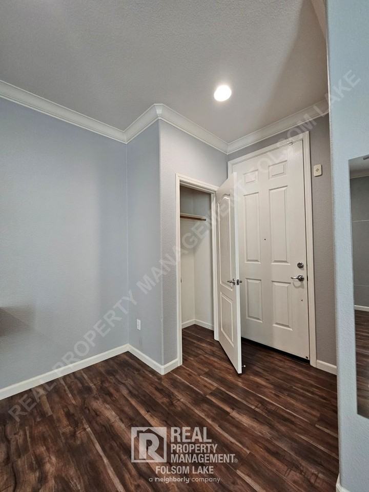 104 Rodin Ln - Photo 6 of 28