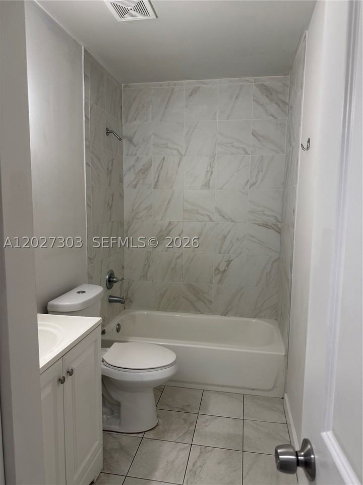 1580 Sw 2nd St #4 - Photo 7 of 8