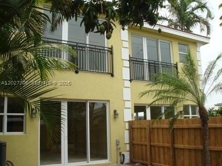 1236 Ne 14th Ave - Photo 2 of 7