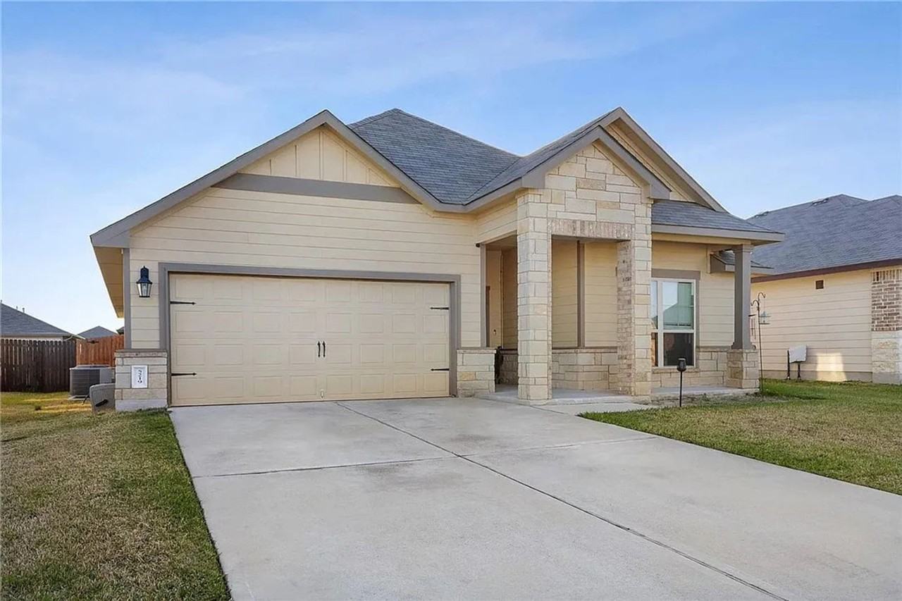 5219 Montague Loop - Photo 2 of 23