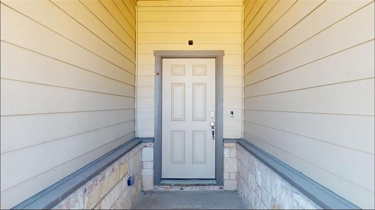 5219 Montague Loop - Photo 3 of 23