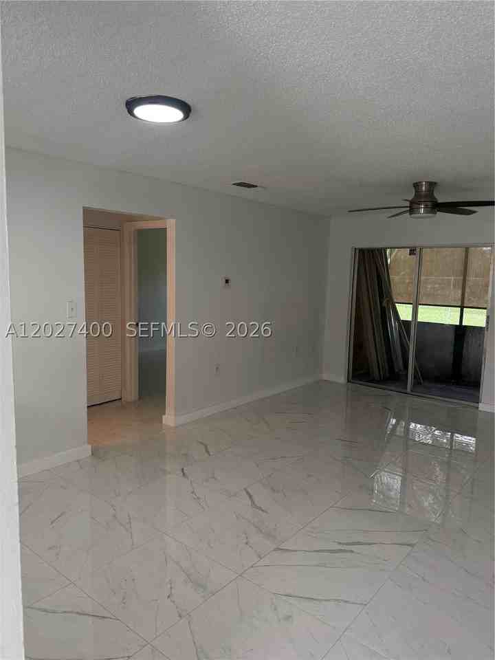 2272 Sw 81st Ave #2272 - Photo 4 of 13