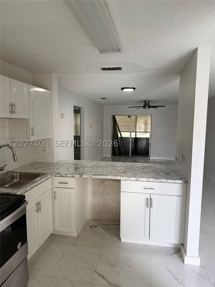 2272 Sw 81st Ave #2272 - Photo 5 of 13