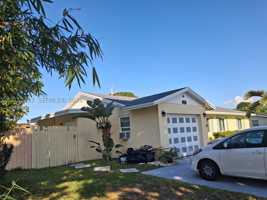 featured image of 1800 Pinehurst Dr #1