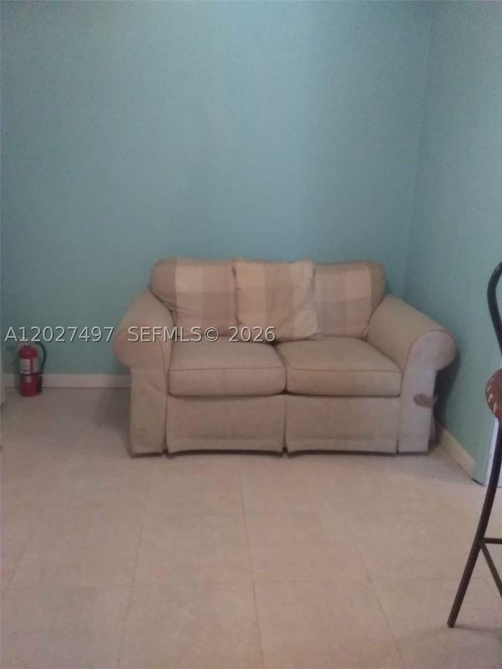 1800 Pinehurst Dr #1 - Photo 3 of 11
