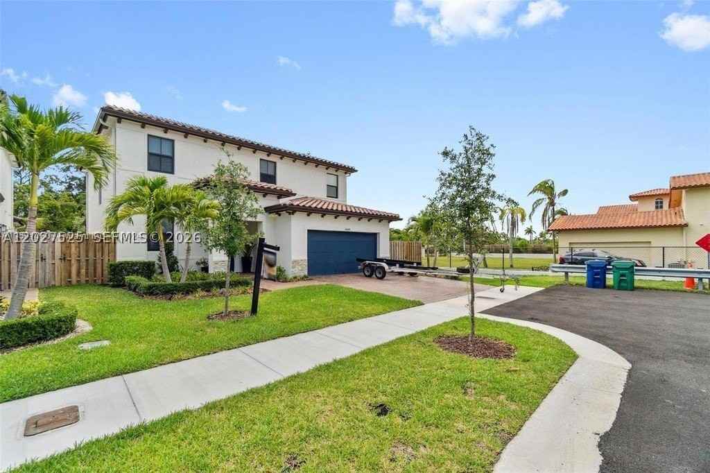 24242 Sw 119th Pl #0 - Photo 4 of 40