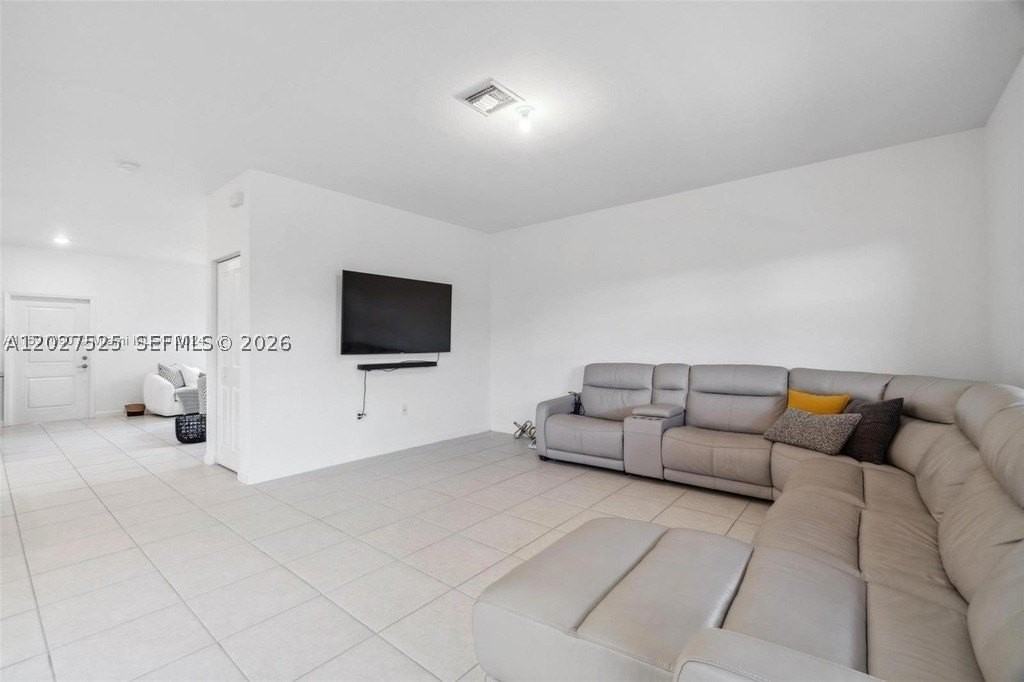 24242 Sw 119th Pl #0 - Photo 6 of 40