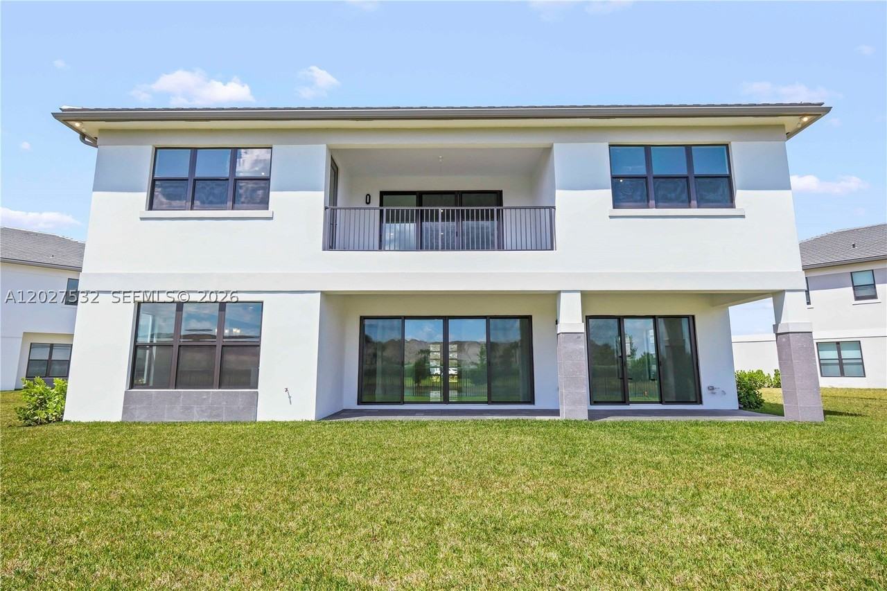 12865 Wingspan Ct - Photo 5 of 50