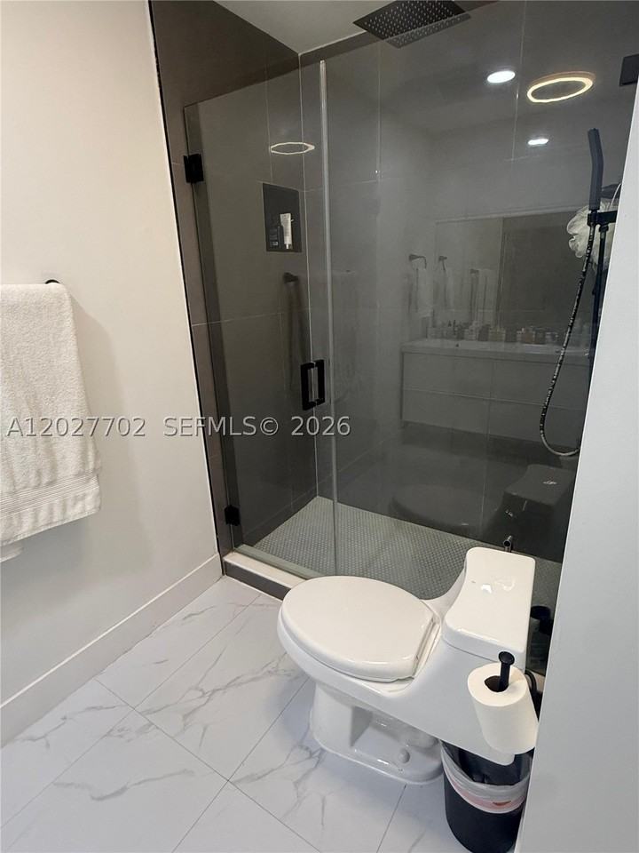 4704 Nw 114th Ave #202-1 - Photo 5 of 10