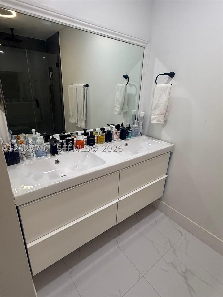 4704 Nw 114th Ave #202-1 - Photo 6 of 10