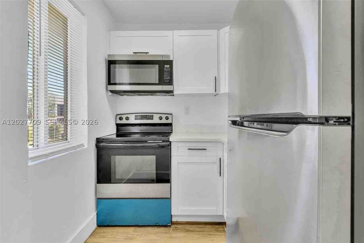 1000 Nw 95th Ter #103 - Photo 3 of 9