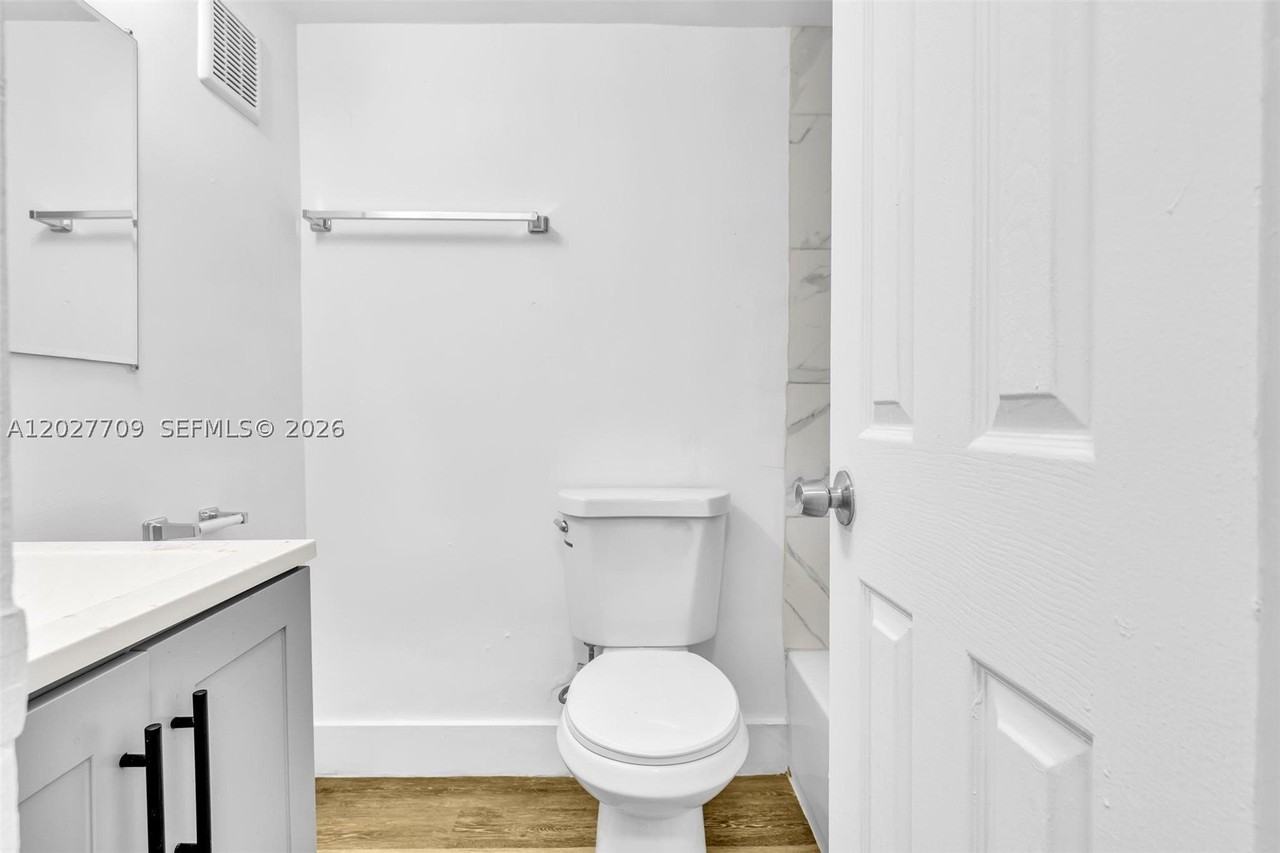 1000 Nw 95th Ter #103 - Photo 5 of 9