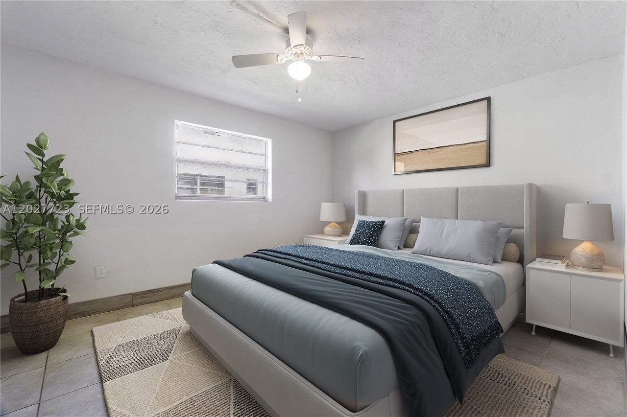332 Sw 3rd St #5 - Photo 4 of 10