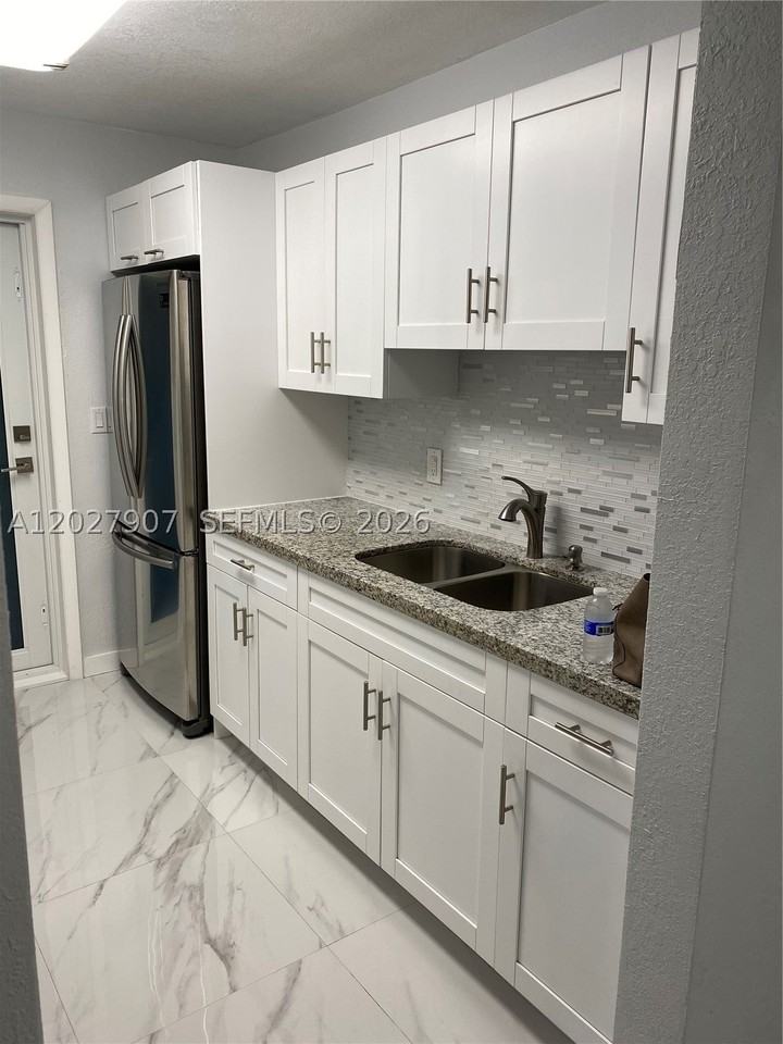 1030 9th St #204 - Photo 3 of 19