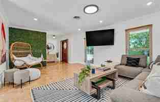 featured image of 6421 Ne 22nd Ave
