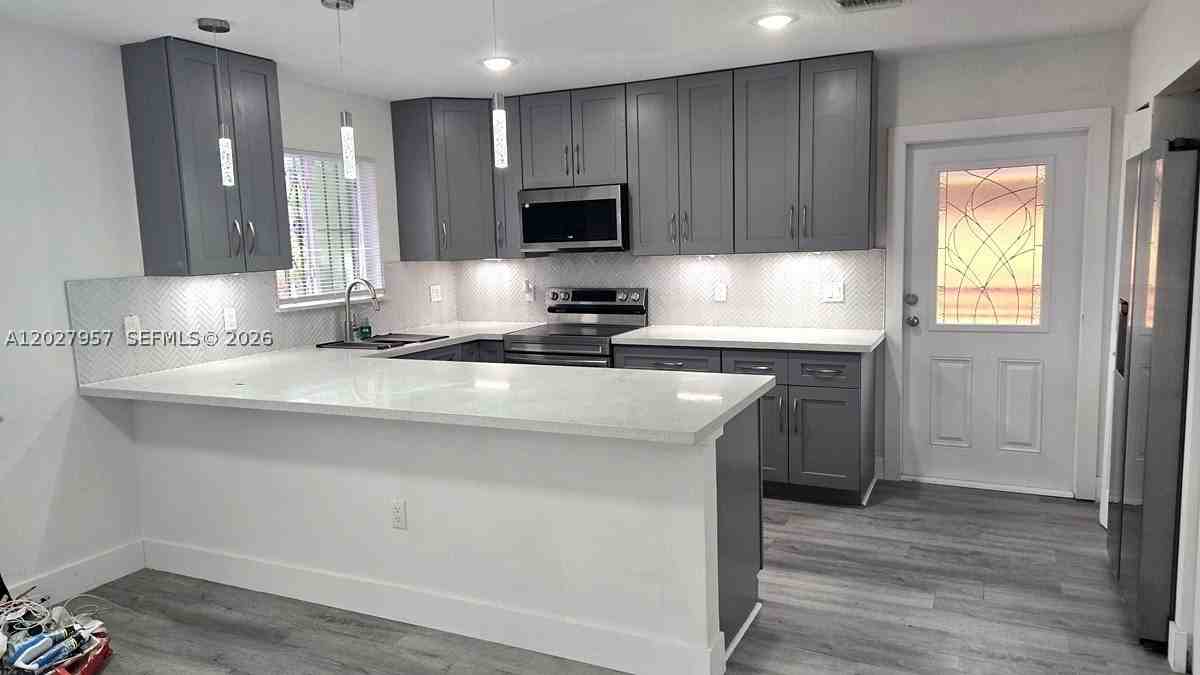 4952 Nw 21st Ave #0 - Photo 6 of 22