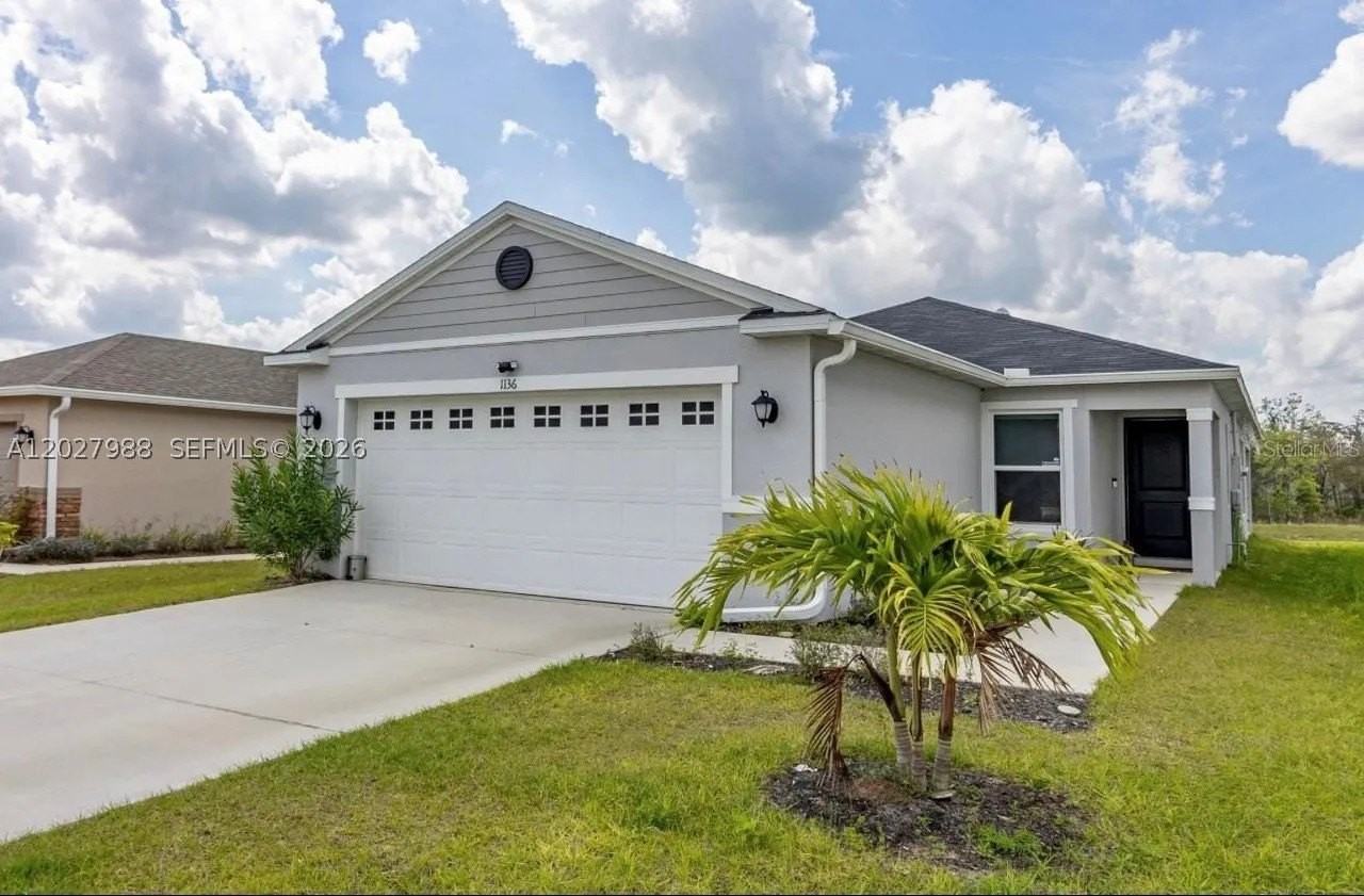 1136 Papaya Cir - Photo 2 of 36