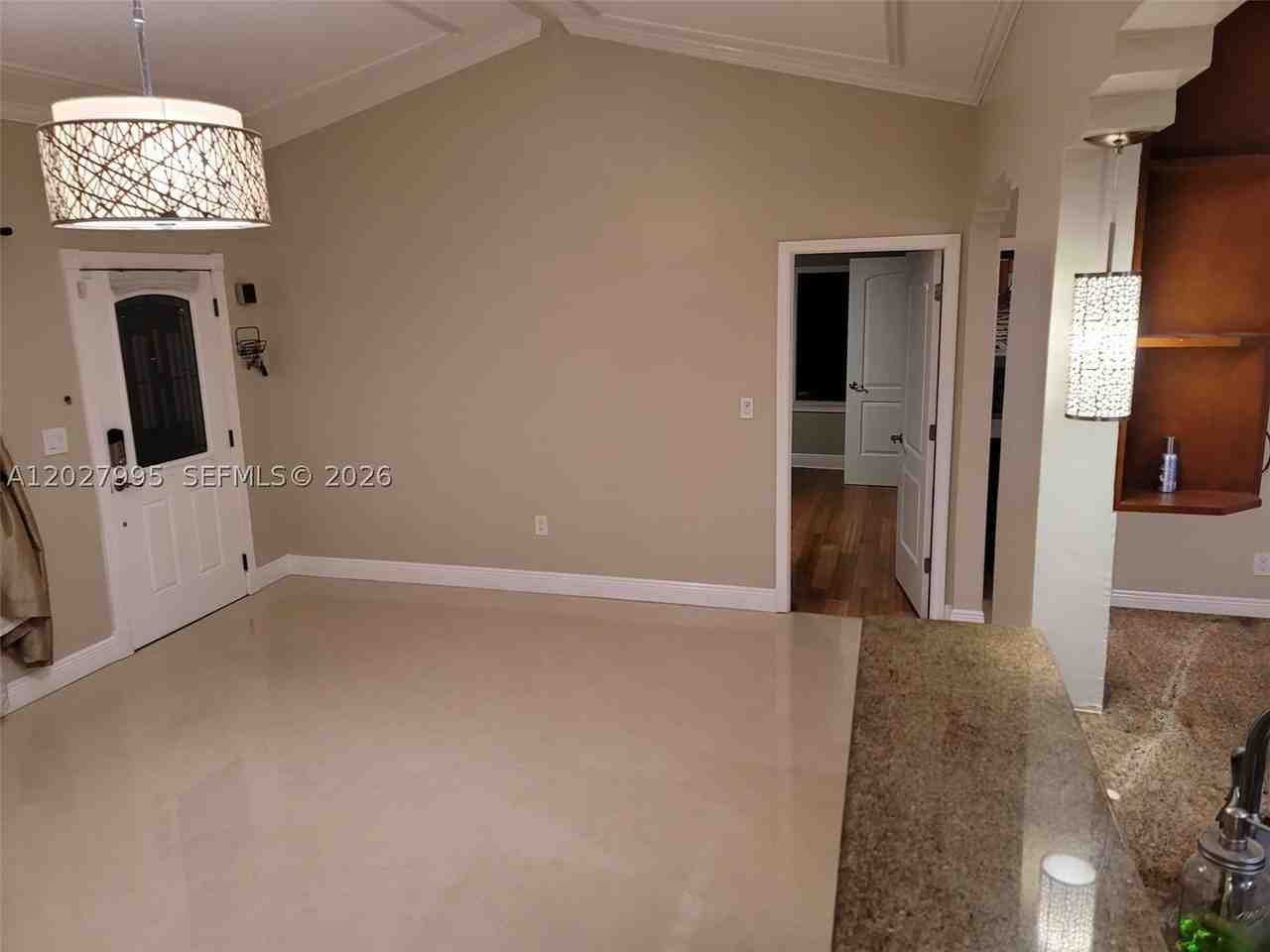 1662 Sw 19th Ave #1662 - Photo 5 of 18
