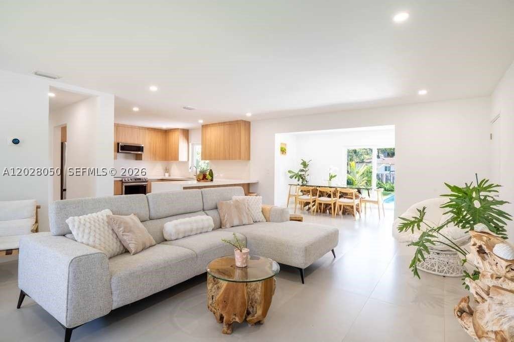 13800 Ne 1st Ave - Photo 4 of 10