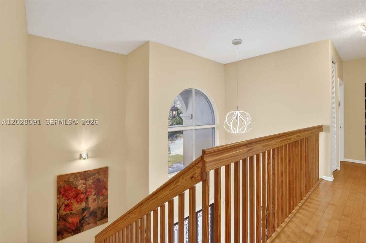19018 Nw 23rd Pl - Photo 6 of 17