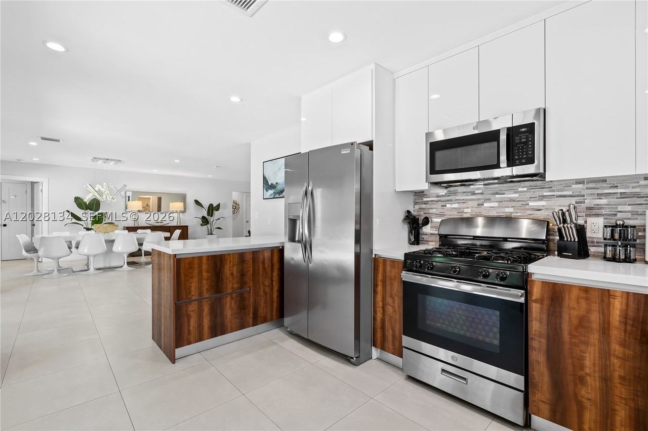1329 Funston St - Photo 6 of 34