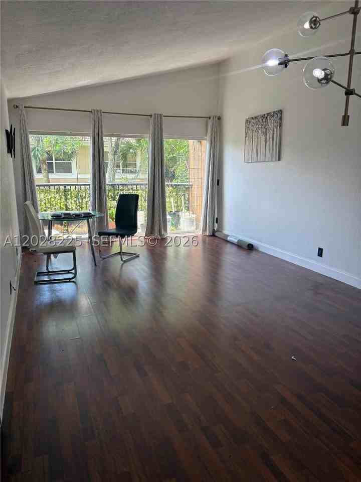 8761 Wiles Rd #301