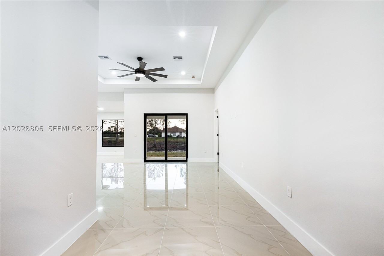 450 Mercedes Ct #0 - Photo 4 of 36