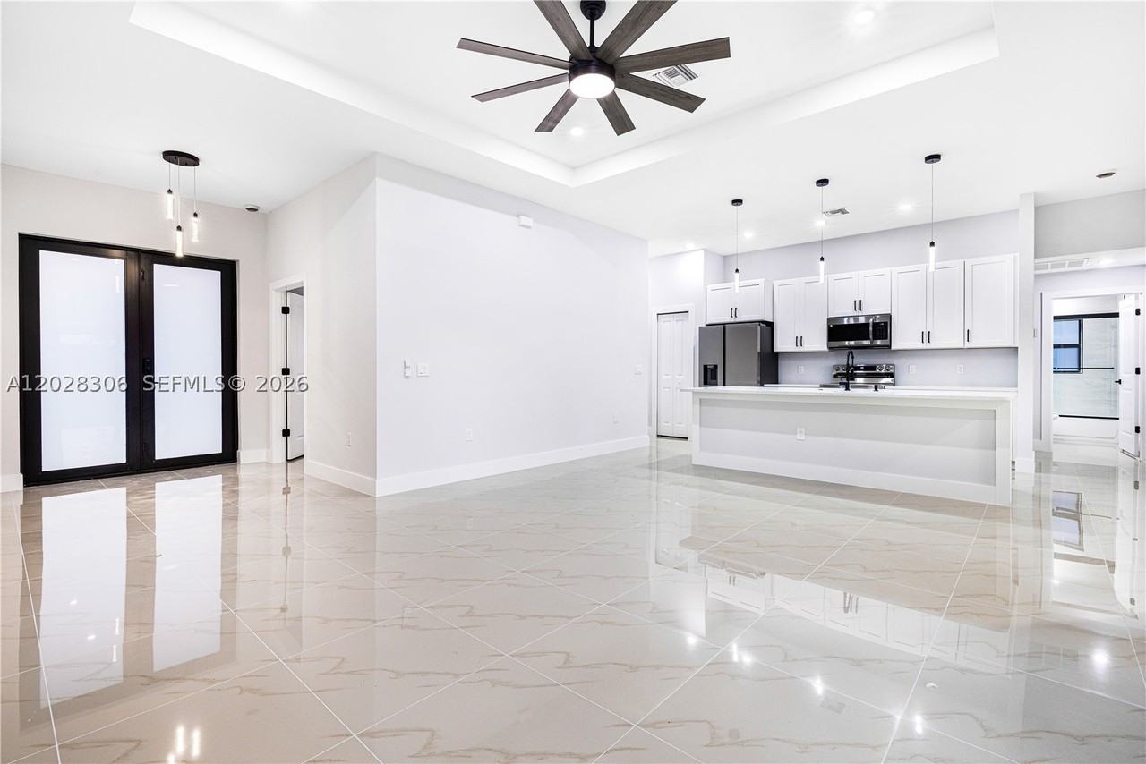450 Mercedes Ct #0 - Photo 5 of 36