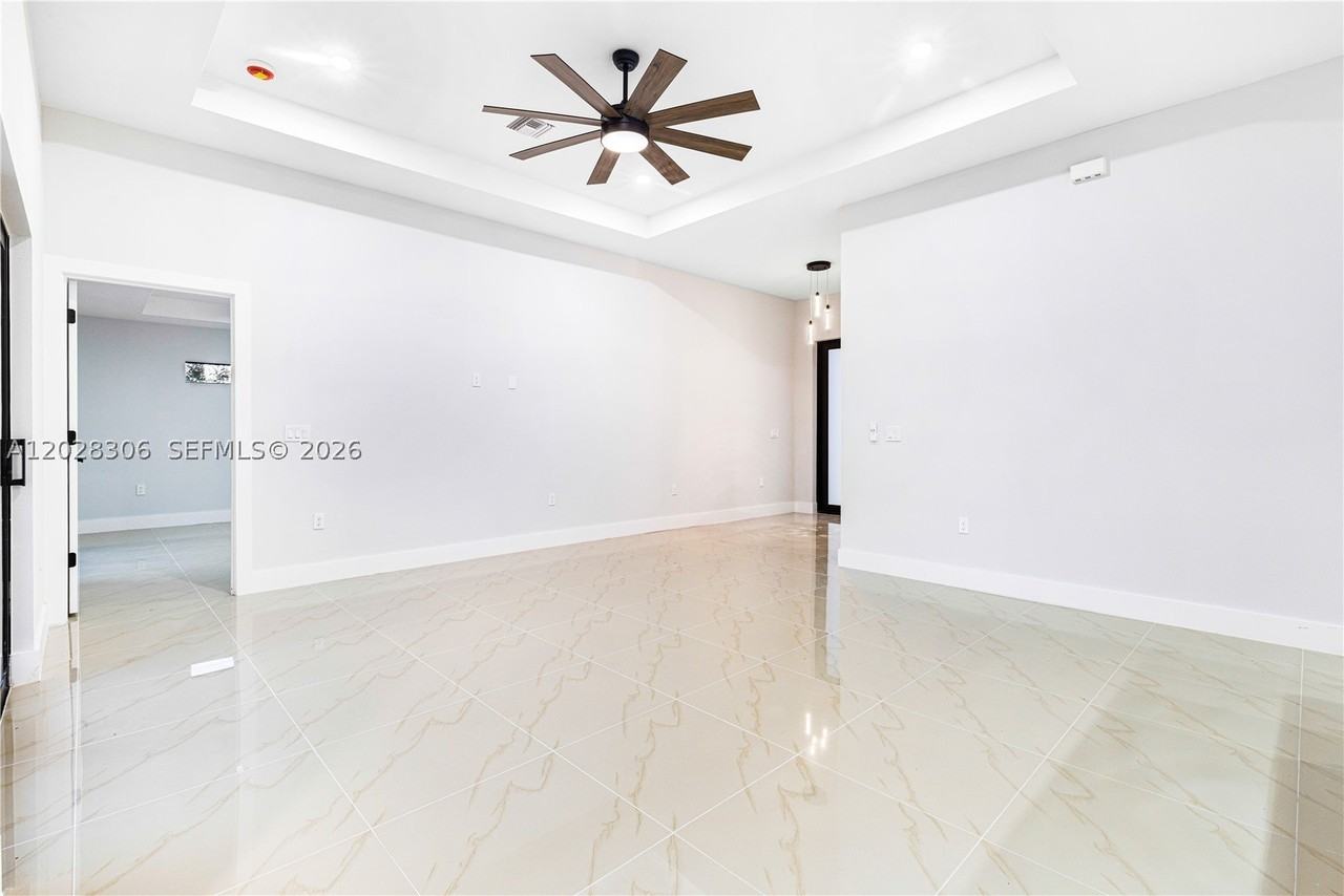 450 Mercedes Ct #0 - Photo 7 of 36
