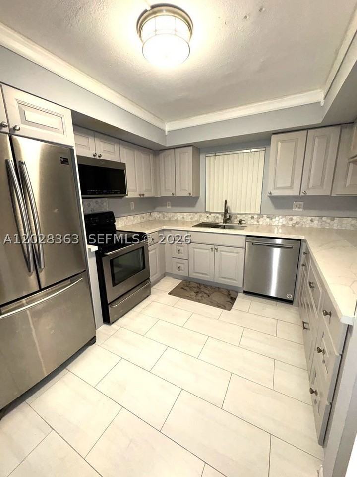 3263 Nw 44th St #2 - Photo 3 of 15